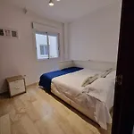Ideal For Families: Pool, Walk To Beaches & Shops Daire Málaga