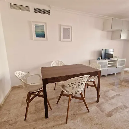 Appartement Ideal For Families: Pool, Walk To Beaches & Shops *