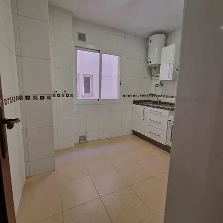 Ideal For Families: Pool, Walk To Beaches & Shops Málaga