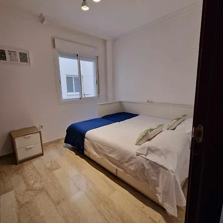10-minute Walk To | Pool & Parking Appartement Málaga