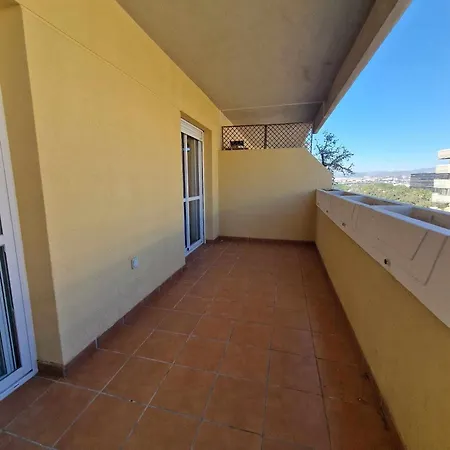 Appartement 10-minute Walk To | Pool & Parking *