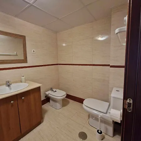 Appartement 10-minute Walk To | Pool & Parking *