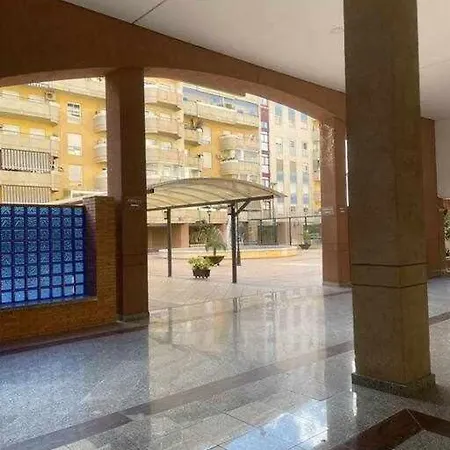 10-minute Walk To | Pool & Parking Málaga