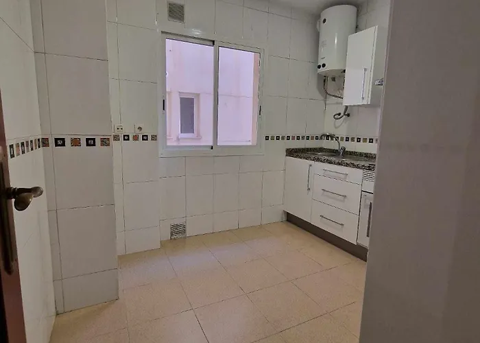 Ideal For Families: Pool, Walk To Beaches & Shops Málaga