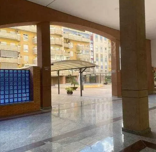 Ideal For Families: Pool, Walk To Beaches & Shops Málaga